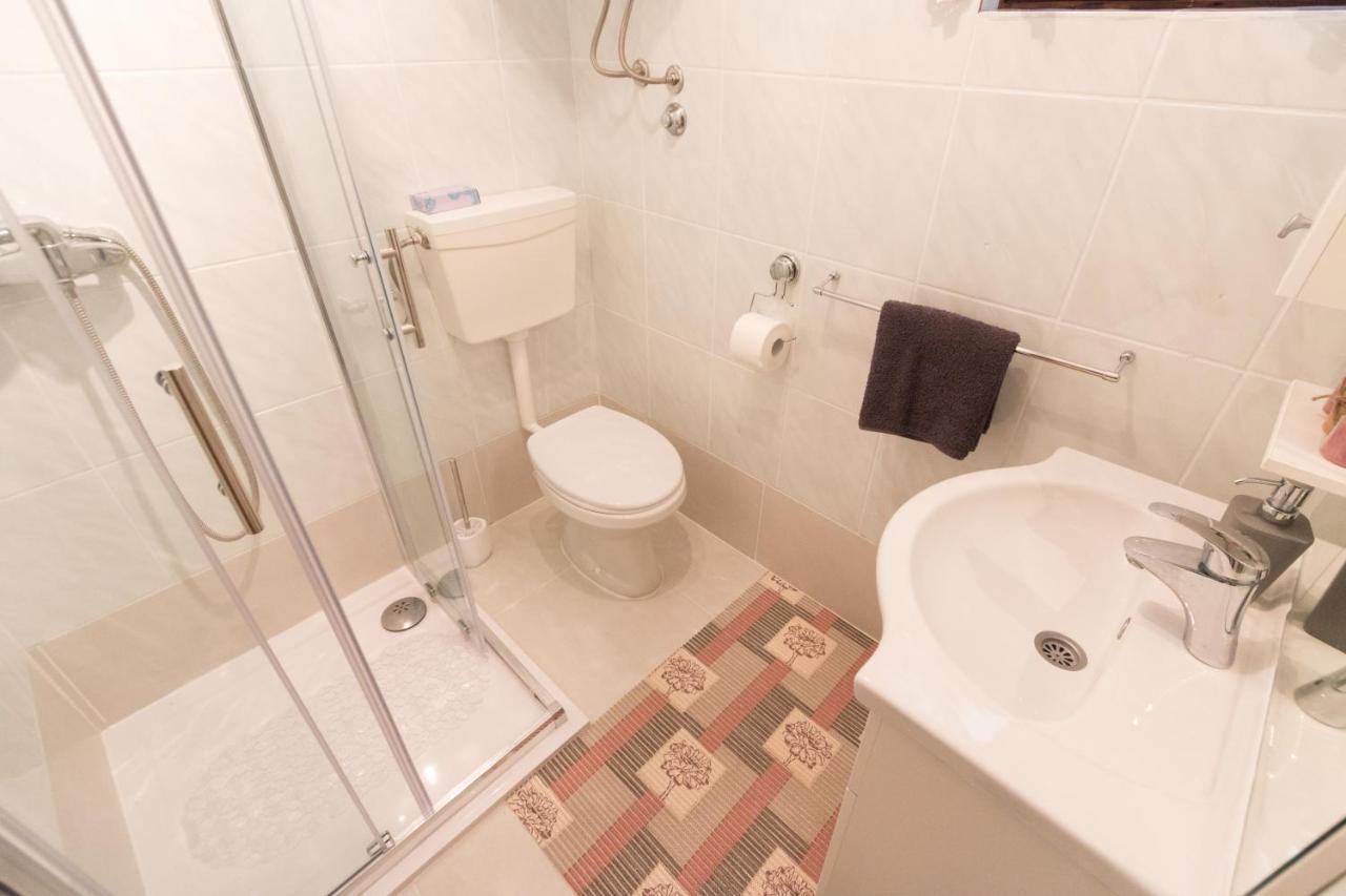 维尔Holiday House Tara别墅 外观 照片
